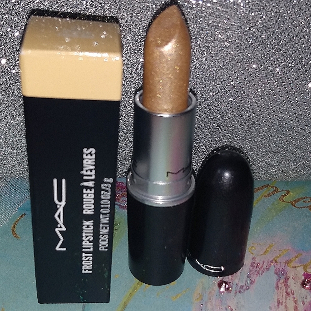 MAC FROST LIPSTICK